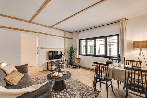 Splendid renovated and furnished apartment located in the Opéra district. It's located on the 2nd floor with elevator, close to the Havre - Caumartin, Opéra and Madeleine stations. Nearby attractions include the Palais Garnier, La Madeleine and the B...