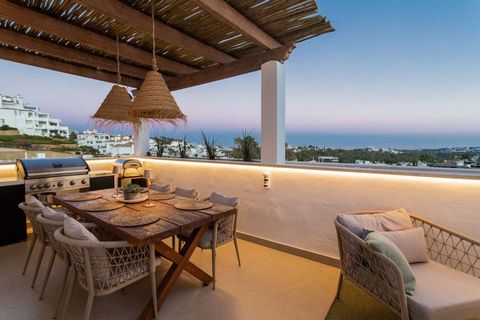 Located in Nueva Andalucía. Welcome to this stunning 3-bedroom, 3-bathroom penthouse duplex, situated in a highly sought-after urbanization in the scenic hills of Golf Valley, Nueva Andalucia, Marbella. This property enjoys a tranquil, picturesque se...