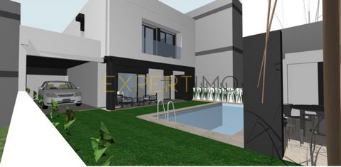 House for construction with 4 bedrooms and swimming pool. With modern architecture, this villa can have the finishes desired by the buyer, adapting to the design more adjusted to the specific taste of each person. This villa has an area of 240 square...