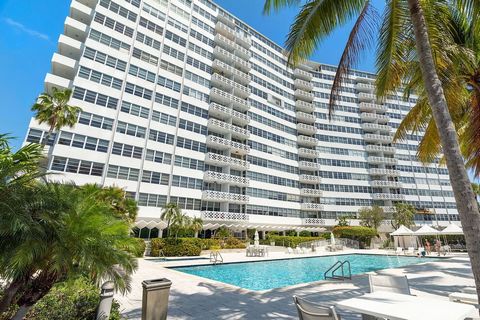 Il est rare qu’une unité de coin dans un emplacement aussi privilégié soit disponible à l’achat au Belle Plaza Condo. Ne manquez pas cette occasion unique de posséder un coin de paradis au cœur de South Beach sur la baie. La ligne d’horizon de Miami ...