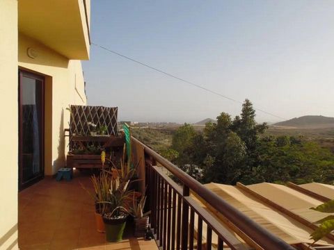 Tolle Wohnung zum Verkauf in Aldea Blanca, San Miguel de Abona. Diese Wohnung verfügt über 90 m², verteilt auf 2 Schlafzimmer, 1 komplettes Badezimmer mit Badewanne, Wohnzimmer mit offener Küche und einen Balkon mit Blick auf die Landschaft. Der Komp...