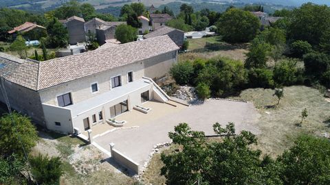 Come and discover this magnificent, carefully restored farmhouse, totalling nearly 700 m² of living capacity, on 2788 m2 of land, nestled in the heart of a charming and peaceful village, overlooking the medieval town of Cordes sur Ciel. This atypical...