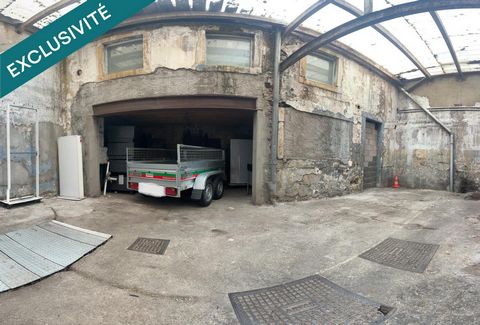 Parking couvert et local de Stockage