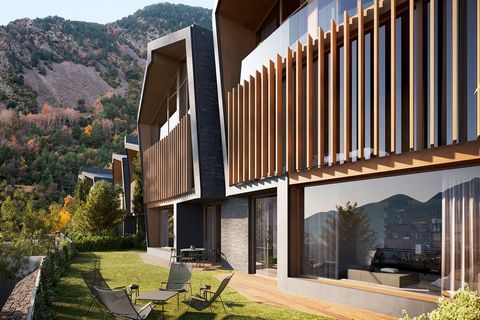 HUIS 3 Welkom in uw nieuwe huis in Els Vilars, Escaldes, waar elegantie en natuur in perfecte harmonie samensmelten. Deze eengezinsvilla ligt in een bevoorrechte natuurlijke omgeving, op slechts enkele minuten van het bruisende centrum van de Andorre...