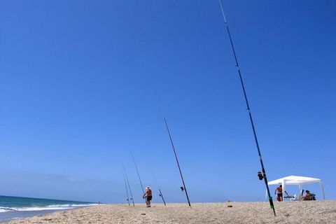 Bienvenido al Apartamento Los Flamencos, su refugio perfecto para una relajante escapada junto al mar en Roquetas de Mar. Este encantador apartamento con aire acondicionado goza de una ubicación privilegiada a pocos minutos de las impresionantes play...
