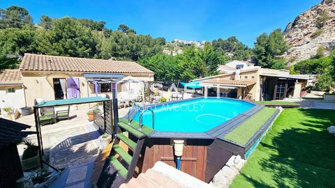 : Villa au calme avec jardin, piscine et énergie verte
