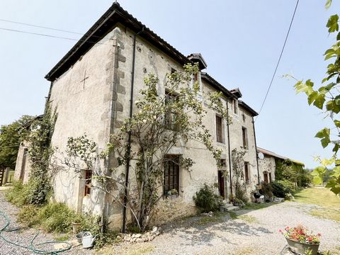 Maison de 6 chambres avec gîte de 2 chambres, 14 hectares de pâturages et bois