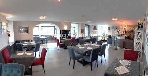 Restaurant et 5 appartements en bord de mer