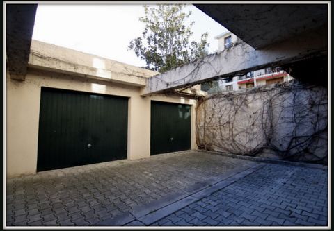 Dpt Bouches du Rhône (13), à vendre AIX EN PROVENCE Garage BOX