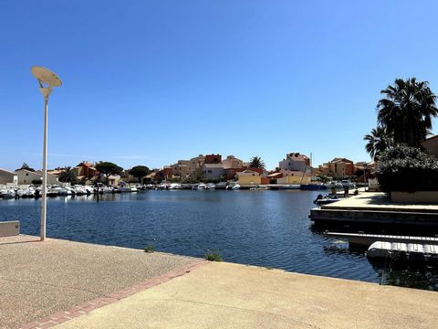 APPARTEMENT T2 CLIMATISÉ , PARKING SECURISE VUE ETANG
