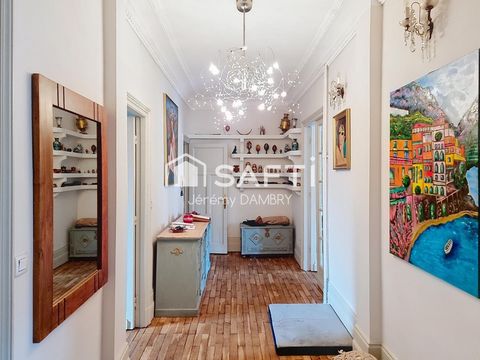 Rare T4 Haussmannien 129M²
