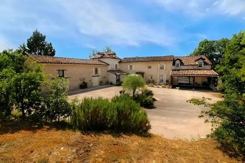 Ensemble immobilier de 500M²