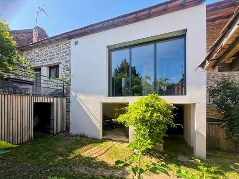 Maison en pierre atypique proche Cluny rénovation moderne, jardin et terrasse