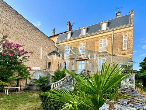 CHARME ET AUTHENTICITÉ POUR CETTE MAISON BOURGEOISE DE CENTRE VILLE