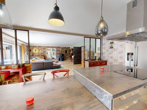 Grange en Pierre Style Loft avec Spa, Terrasse et Potentiel Locatif