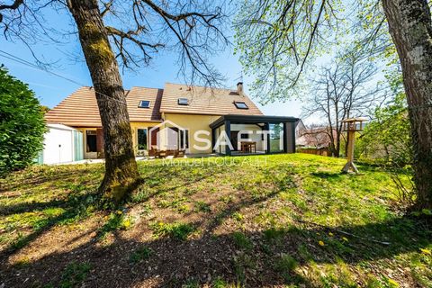 Velars-sur-Ouche,maison familiale 7 pièces de 130 m2 - 4 chambres- Bureau- Jardin - Terrasse - Double garage
