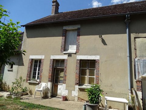 LA CHAPELLE SUR AVEYRON - 45230 - Au coeur du village, ce bien doté d'un intime écrin de verdure saura vous séduire car si rénové, il est possible de doubler sa superficie en aménageant le grenier. Possédant une dépendance pleine de charme, c'est aus...