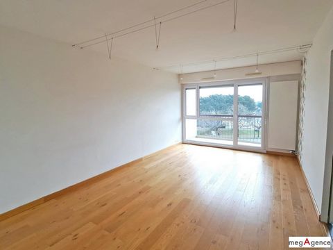 La Bernardière - T3 rénové et lumineux avec balcon, parking.