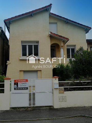 Appart 3 pièces au rez-de-chaussée d'une villa avec terrasse et 1 stationnement.