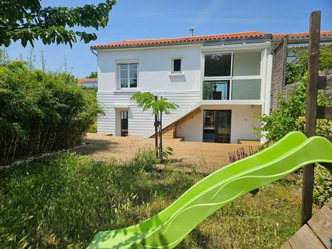 Maison familiale 5 chambres entièrement rénovée au calme!