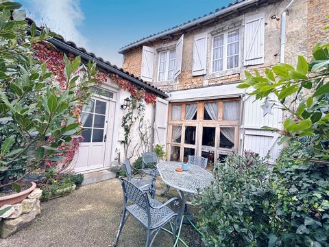Charmante propriété de caractère au cur d'un des plus beaux villages de France
