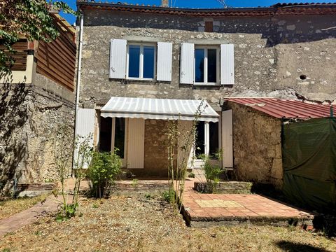 Maison de village à Saint-Antoine-de Ficalba 47340