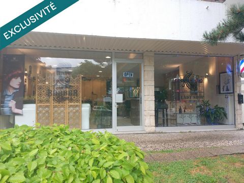 mur commerciaux situé dans une partie du centre ville de Saint Jean de Maurienne (73300)