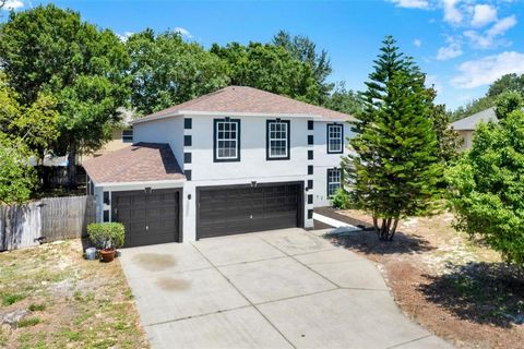 Renovated and Ready , Outdoor Potential on a Premium Cul-De-Sac Corner Lot CLOSE TO LEESBURG / THE VILLAGES AREA iNQUIRE ABOUT $$$$ BUYER INCENTIVES - ACT TODAY! Use this towards CLOSING COSTS OR RATE BUY DOWN. Make the MOVE Today to Your New Dream H...