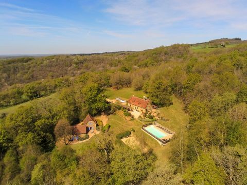 Superbe propriété en pierre, gites, piscine, 2ha et vue exceptionnelle