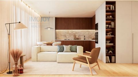 Apresentamos uma rara oportunidade de adquirir um apartamento distinto na zona mais contemporânea e valorizada de Lisboa. Trata-se de um espaço totalmente renovado, resultado da conversão de loja em habitação, com um design moderno, prático e acolhed...