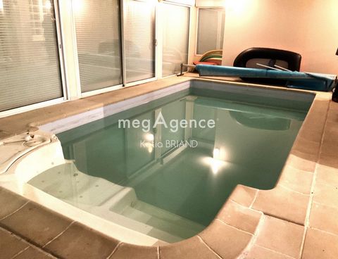 Maison avec piscine et quatre chambres