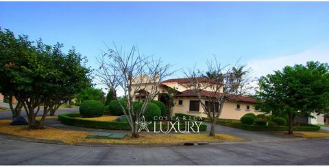 Attention Rent or sell right now Available!!! ONE-STORY HOUSE IN BOSQUES DE LINDORA, SANTA ANA POZOS: - Rental Price: US$6,000 unfurnished with appliances or without. - Sale price: US$1,000,000 Negotiable! Features:  •    Location: Bosques de Lindora...
