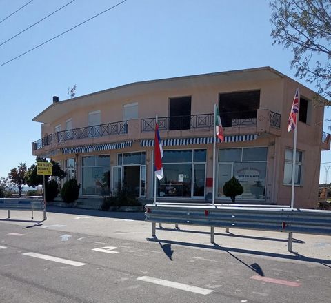 For sale a  building of  600 sq.m. in Nea Potidea, Moudania; basement - ground floor - 1st, construction '00, open parking, three phase electricity, good condition, unique access to the Thessaloniki - Kassandra highway. The building has a large stora...