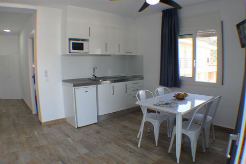 Galeria de Rescator Resort 209. Het appartement in Rosas / Roses heeft 1 slaapkamer(s) en is geschikt voor families en groepen tot 4 personen. Dit comfortabele en goed belichte appartement heeft een oppervlakte van 45 m² en uitzicht op de bergen. Het...