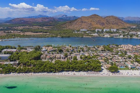 Wonderful villa with private gardens and direct beach access in Alcudia This perfectly positioned villa is offered for sale in a prestigious and picturesque area of Alcudia. It boasts fantastic sea views, direct access to the beach via a gate at the ...