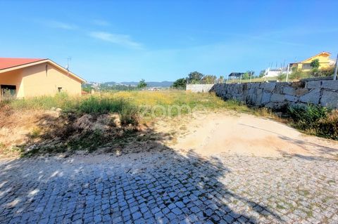 Property ID: ZMPT550989 Land with 672m2 in Cernadelo, Lousada with constructive viability according to the MDP of Residential Areas type III, for construction of housing of 4 fronts. PDM: (d) residential spaces of type III: i) Number of floors above ...