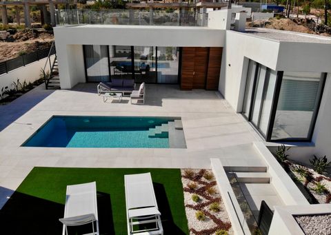 3 beds luxury detached villas near Benidorm . Luxury villas with sea views near Benidorm and the mountains of La Nucía and Polop. These 3-bedroom homes are built on plots from 434 m2 to 467 m2, 15 minutes by car from the beaches of Benidorm, Altea an...