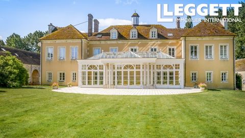 77710LOK61 - Rarely will you find a property of this quality, Manoir, four exclusive gîtes, a swimming pool, tennis courts and quality equestrian facilities, only 3 hours from Paris and 40 minutes from the ferry at Caen. The estate is situated in a b...