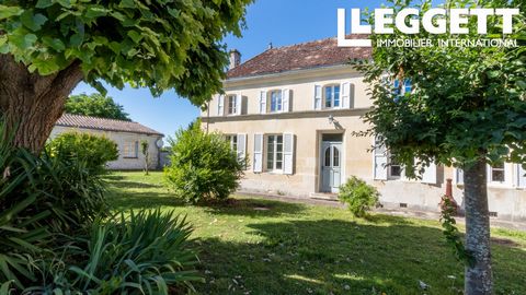 A12575 - This stately and majestic Charentaise stone house has been completely renovated to a high standard retaining many original features and is in excellent decorative order. The ground floor boasts both an impressive dining room with an open cei...