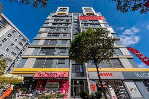 3+1 Appartement te koop aan de Kozyatagi Atatürk straat!   Er is een huurder in het appartement. Ons appartement wordt getoond door het ondertekenen van het afspraak- en locatieformulier.   KENMERKEN VAN HET APPARTEMENT 3+1 Appartement, Netto 85 m2 (...