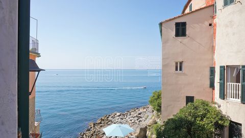 Located in the charming historic village of Tellaro, Lerici, this townhouse for sale is immersed in an atmosphere of authentic Ligurian beauty, with cobbled streets, enchanting panoramic views and colorful houses overlooking the sea. This house offer...