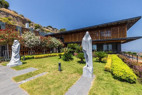 The mansion has a closed area of about 1700 m2 on an area of 8500 m2, 2 + 1 outbuildings 2 swimming pools, 1 of them large and 1 small and heated (on the bedroom floor) - has its own transformer, has a generator, staff service corridor separate guest...