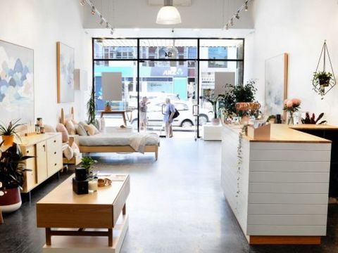 FURNITURE -- CAMBERWELL -- #5245211 Furniture store * LOCATED IN CAMBERWELL * $15,000 per week, 11-year lease * Super low weekly $863, open 6 days * The same owner has been doing it for more than 25 years * The owner claims a weekly net profit of $2,...