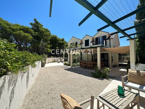 We are selling a furnished house in Sumartin on island Brač, built and finished in 2022. The house is located next to a small forest, behind which is immediately the sea and the beach. The house is located about 100 meters from the sea, with a view o...