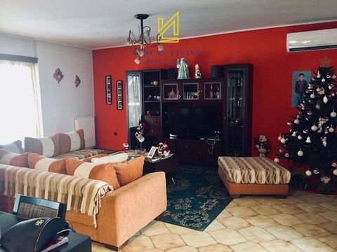 Upper Nea Smyrni. Excellent apartment for sale, 3 bedrooms, 117 sq.m. It was built in 1985, renovated in 2017. It is located on the 3rd floor of a three-story building with elevator infrastructure. It is bright, spacious airy very good layout and lar...