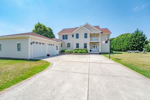 This expansive 5-bedroom, 4-bathroom home sits on nearly an acre of land in beautiful Petersburg in Upper Township, boasting a fully finished basement and a backyard pool oasis. Nestled on a quiet cul-de-sac, this fully upgraded property offers luxur...