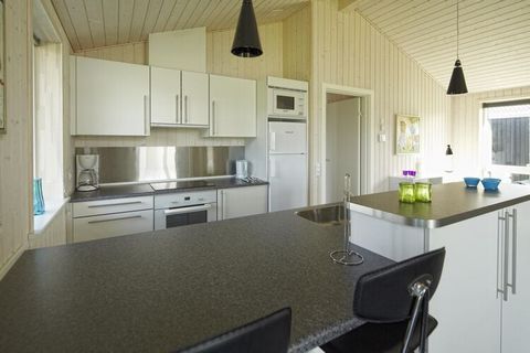 Cottage Classic Plus 4 a Lalandia per famiglia Benvenuti nella bellissima casa vacanze a Lalandia! A tutta la famiglia è garantita una fantastica mini vacanza nella propria casa vacanza con ingresso gratuito al più grande parco acquatico della Scandi...