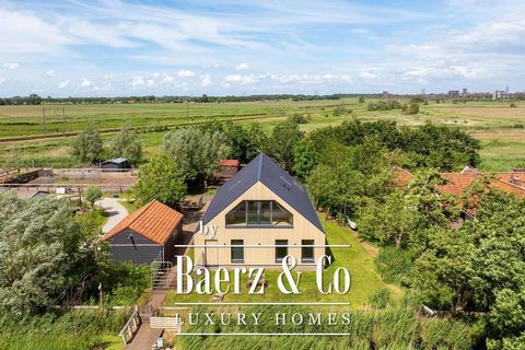 Wormerpad 3 in Purmerland (Landsmeer) Call now to schedule an appointment or request a brochure for this stunning villa made of sustainable French oak, offering magnificent views over the polder landscape! And all this just 6 kilometers from Amsterda...