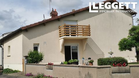 A30238TBO79 - Cette propriété est située dans un petit village, aux portes des vignobles d'Anjou. Accès facile pour la gare TGV Anger St Laud (48kms), la gare de Cholet (27 kms) et le Puy du Fou à 43kms Les informations sur les risques auxquels ce bi...