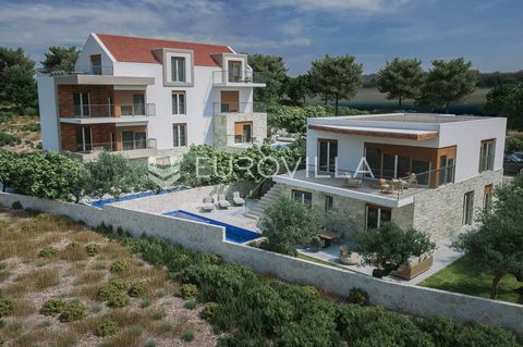 Ražanj, Stivašnica, NEW CONSTRUCTION, villa with pool, NFA 195.80 m². Situated on a plot of 698 m², it offers a beautiful view of the sea and the bay. The property will be built to the highest standards and features the highest level of equipment and...